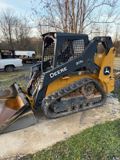 2023 John Deere 317G