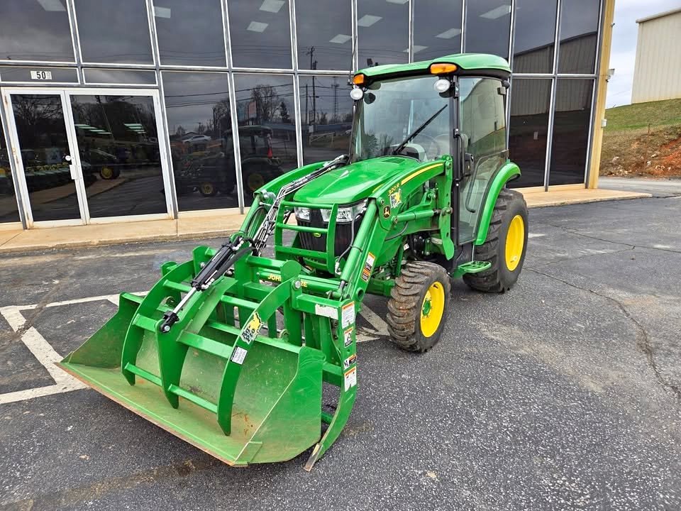 2023 John Deere 3046R Image 1