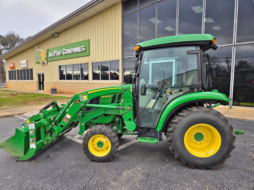 2023 John Deere 3046R Image 2