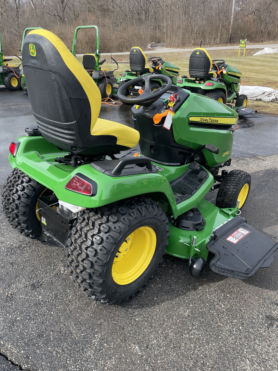 2026 John Deere X580 Image 4