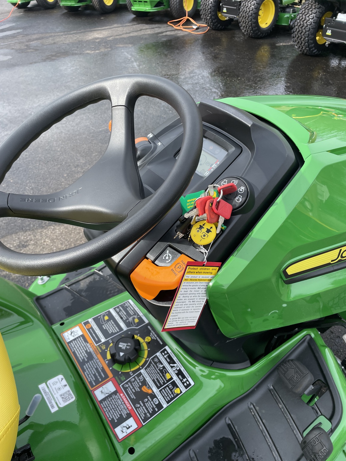 2026 John Deere X580 Image 8