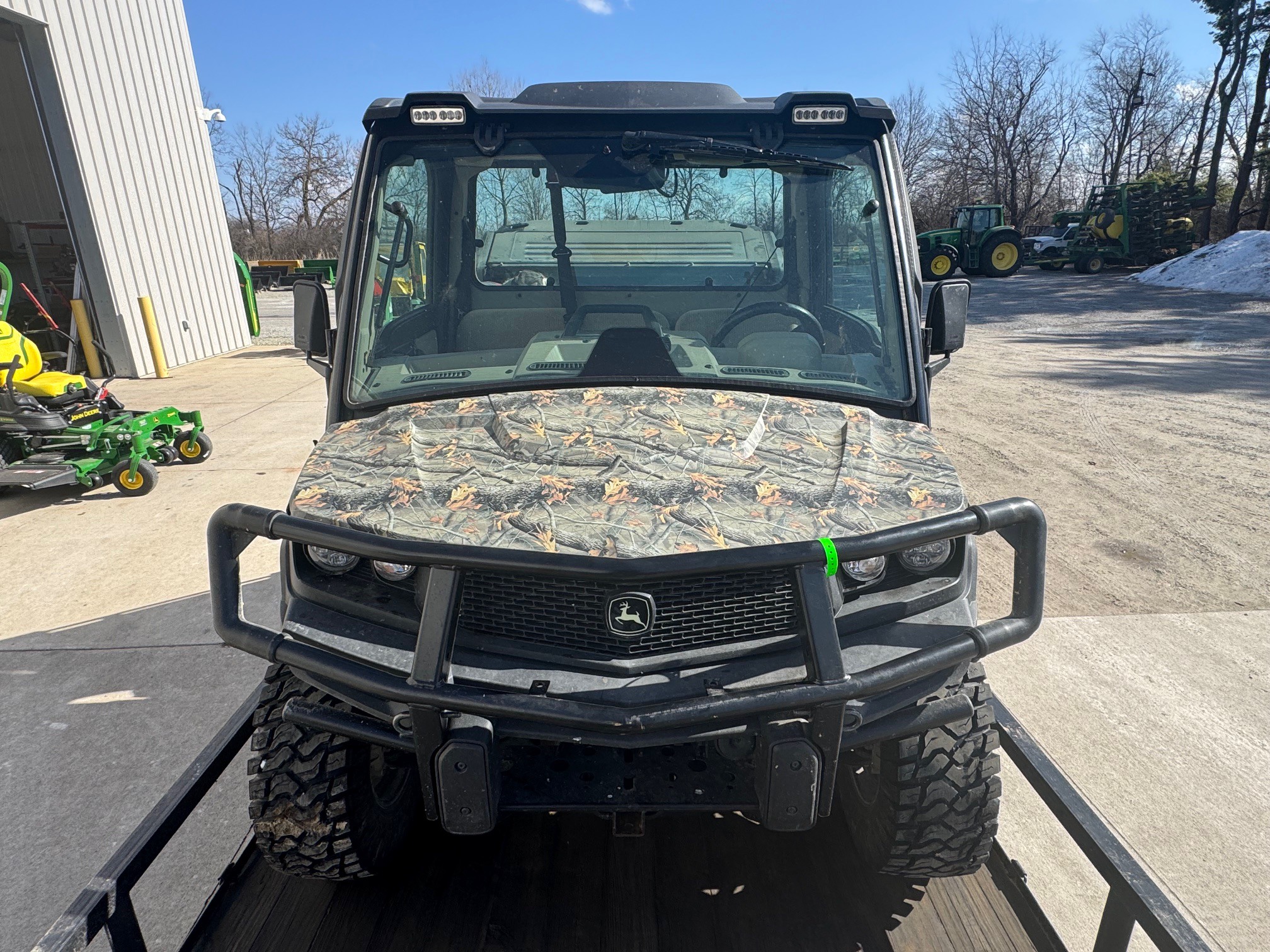 2019 John Deere XUV 835R Image 2