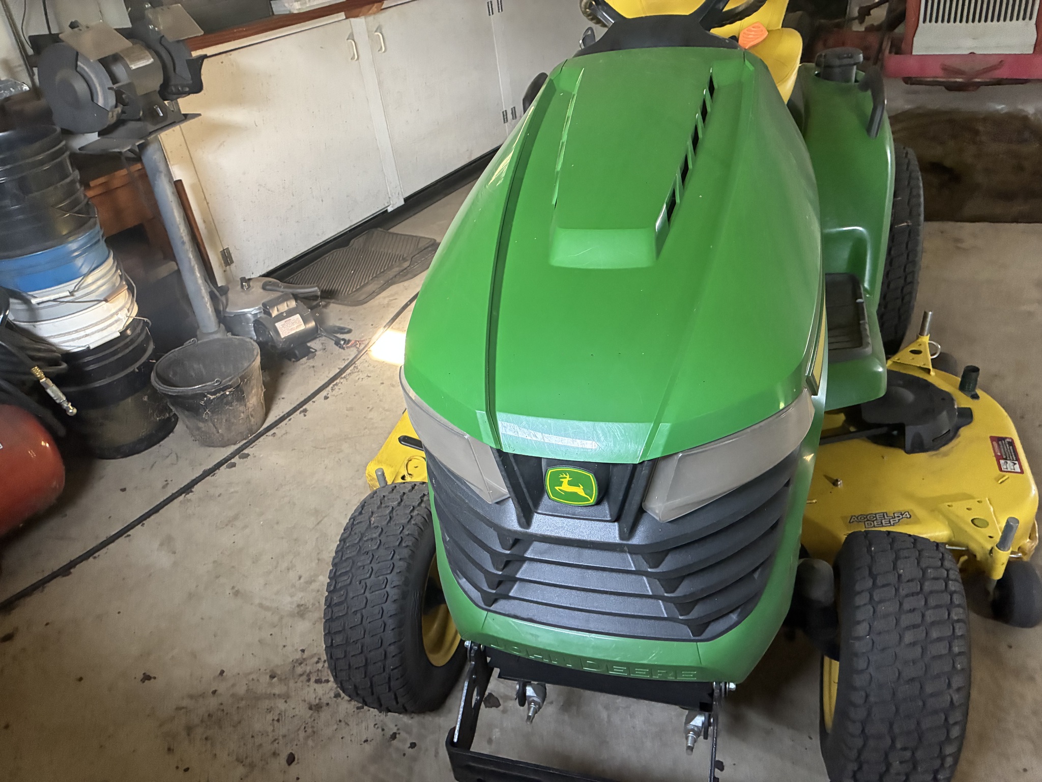 2022 John Deere X584 Image 2