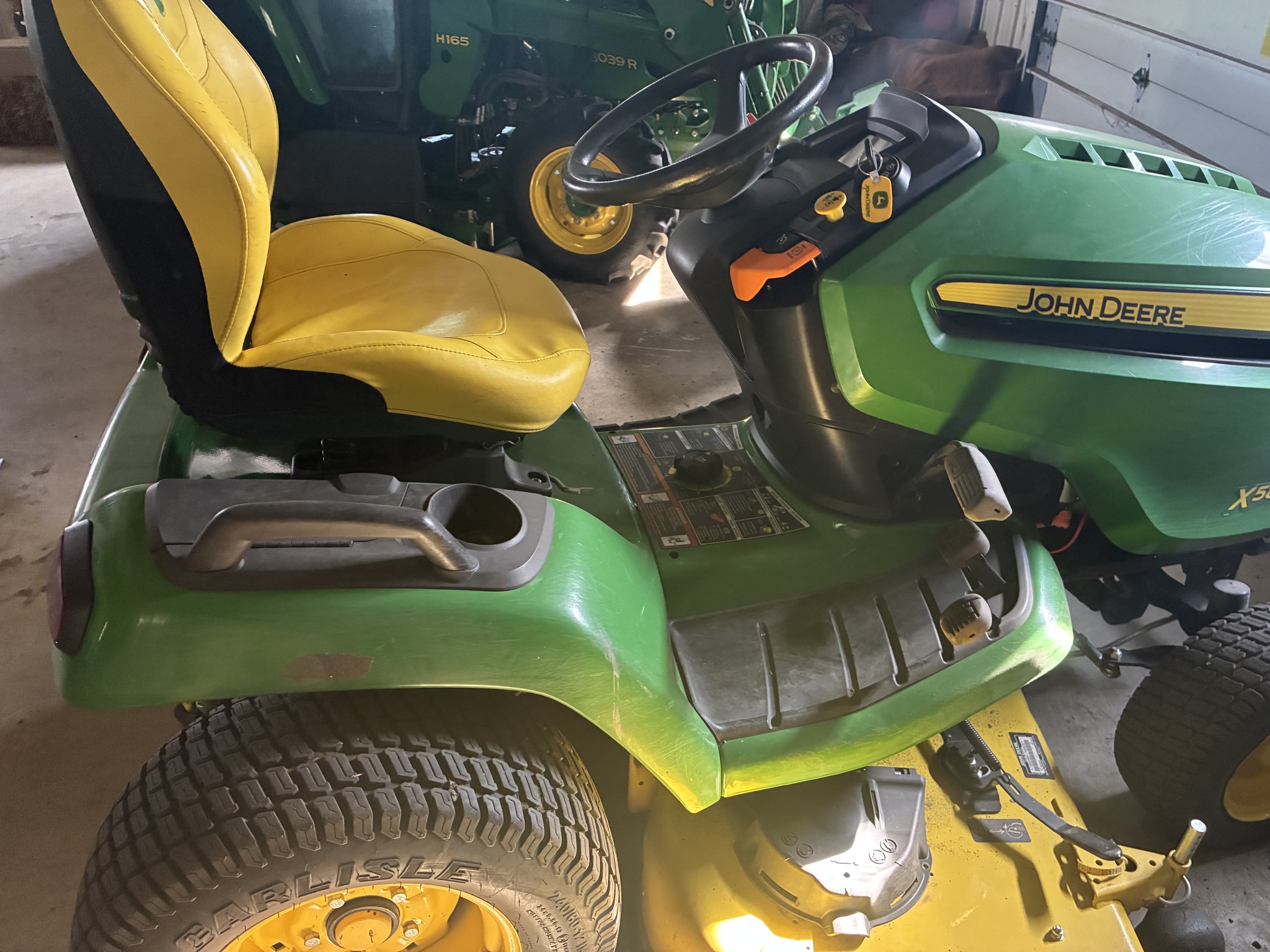 2022 John Deere X584 Image 6