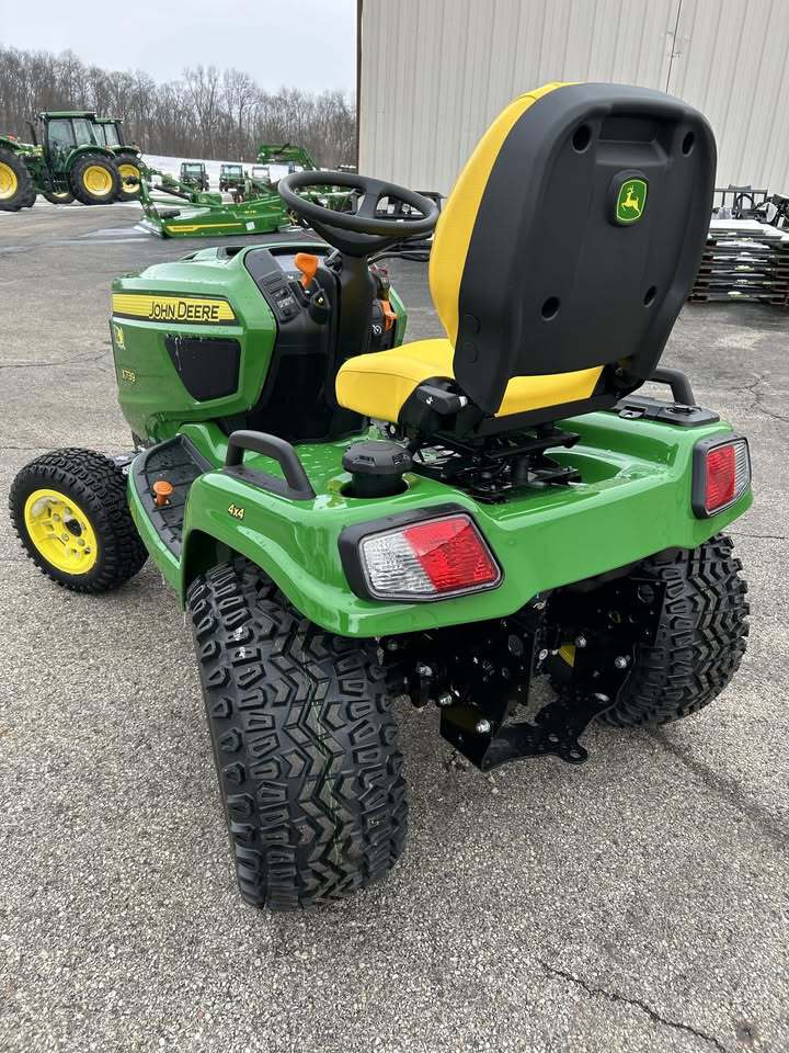 2026 John Deere X739 Image 5