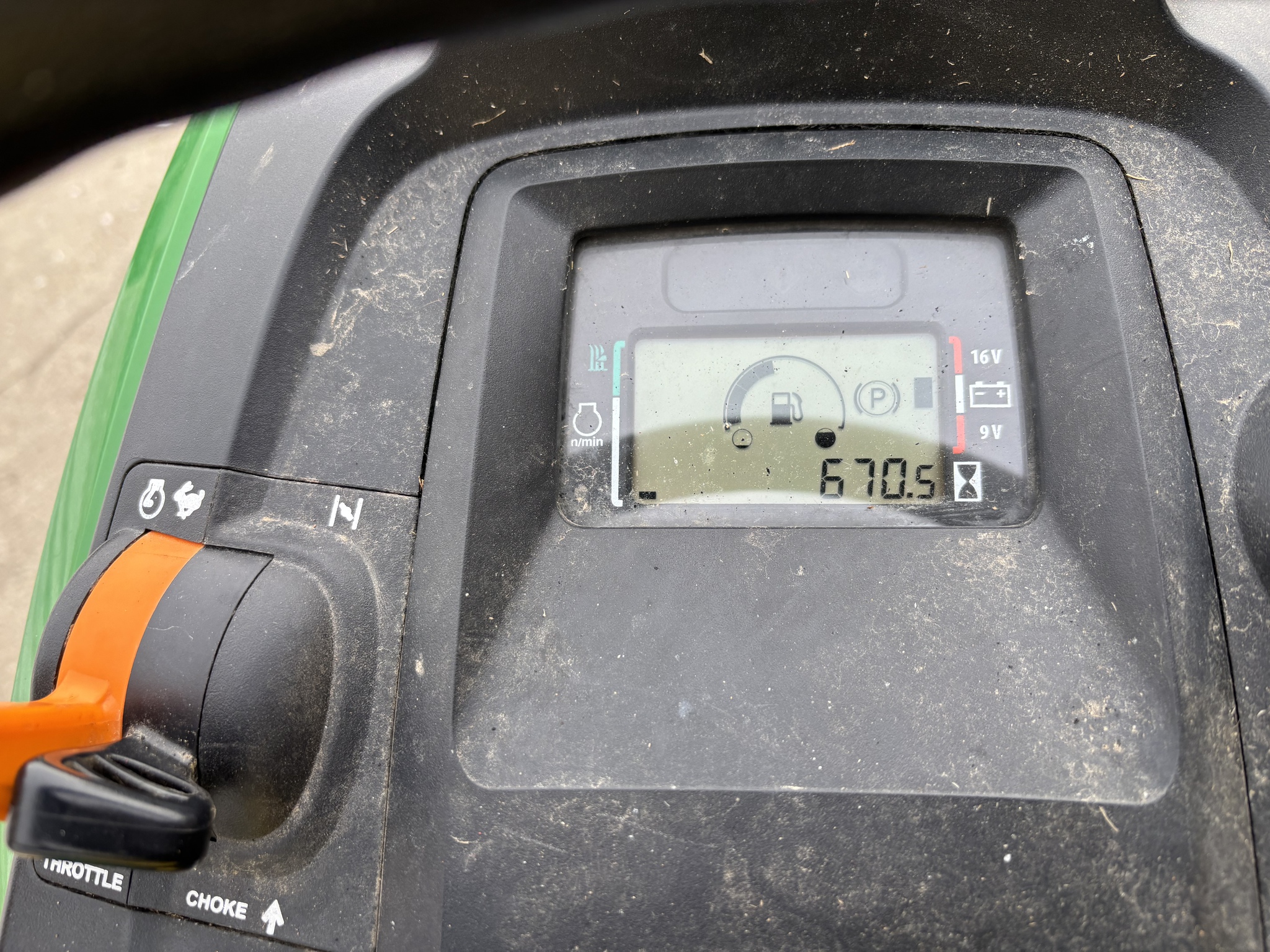 Used 2015 John Deere X580 Lawn & Garden Tractors at Koenig Equipment in Lebanon, OH - PhotoXL8