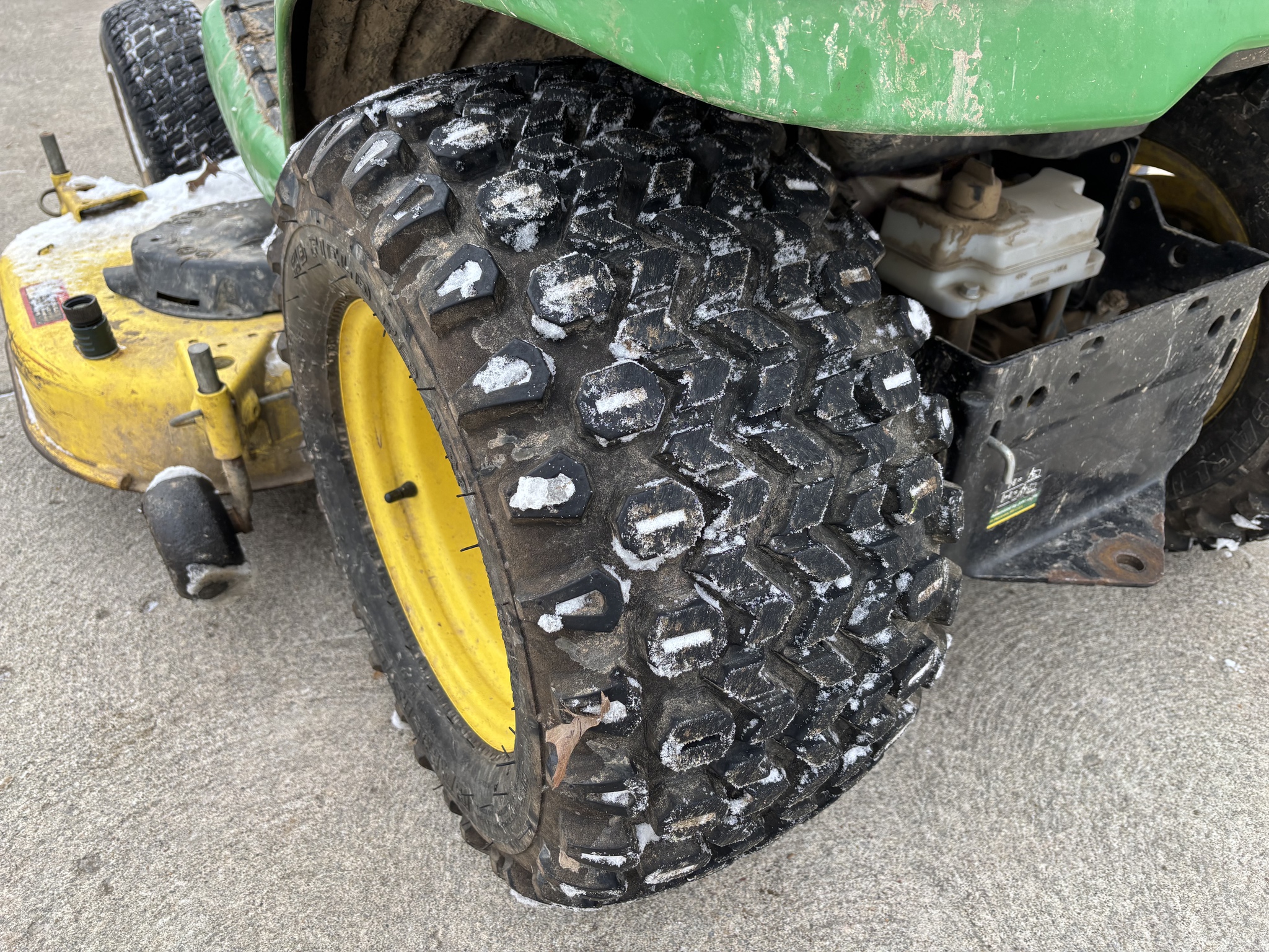 Used 2015 John Deere X580 Lawn & Garden Tractors at Koenig Equipment in Lebanon, OH - PhotoXL11