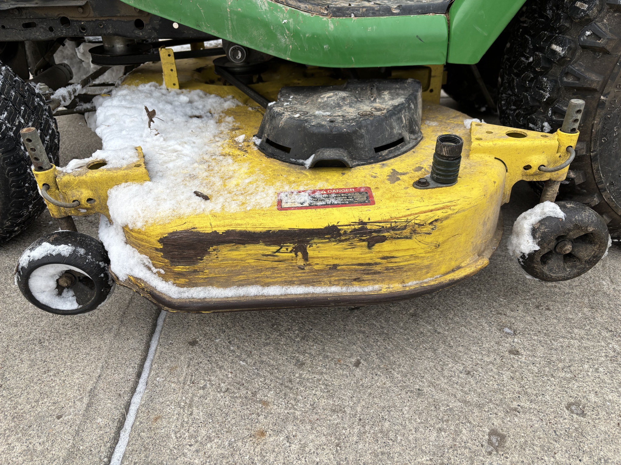 Used 2015 John Deere X580 Lawn & Garden Tractors at Koenig Equipment in Lebanon, OH - PhotoXL15