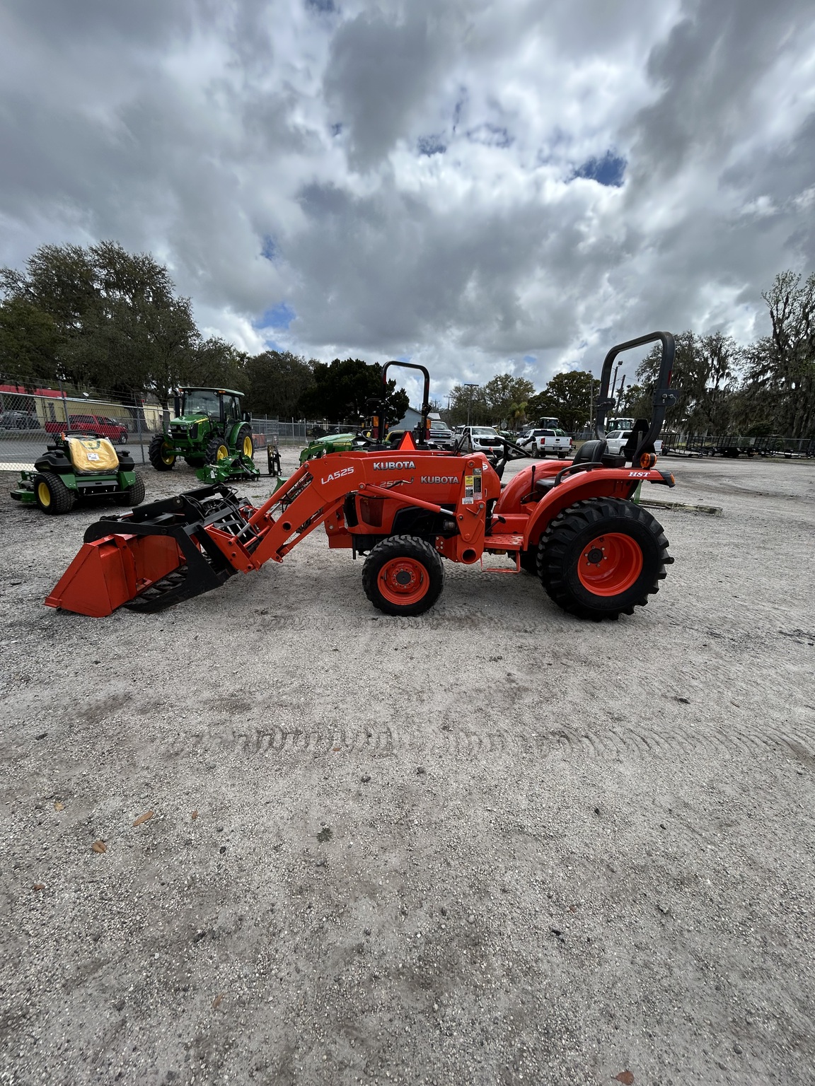 2018 Kubota L2501 Image 2