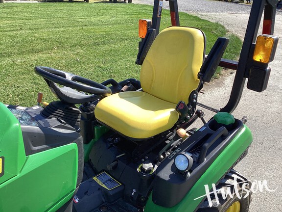 Photo of 2016 John Deere 1025R