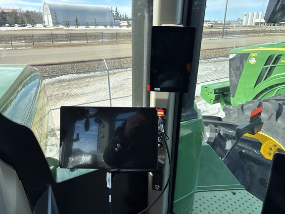 Used 2025 John Deere 9R 540 Articulated 4WD Tractors at Horizon Ag & Turf in Lloydminster, AB - Photo13
