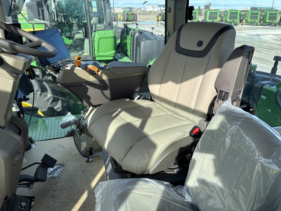 Used 2025 John Deere 9R 540 Articulated 4WD Tractors at Horizon Ag & Turf in Lloydminster, AB - Photo12