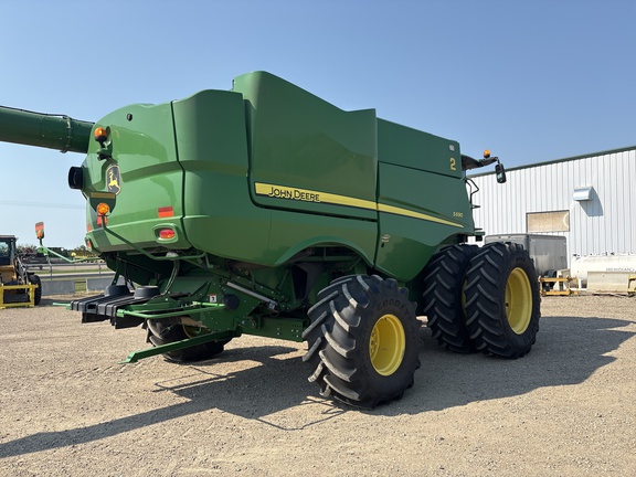 Used 2017 John Deere S690 Combines at Horizon Ag & Turf in Lloydminster, AB - Photo6
