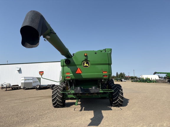 Used 2017 John Deere S690 Combines at Horizon Ag & Turf in Lloydminster, AB - Photo8