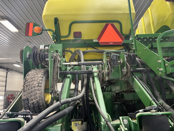 Used 2010 John Deere 1790 Planters: Drawn at Koenig Equipment in Oxford, OH - Photo3
