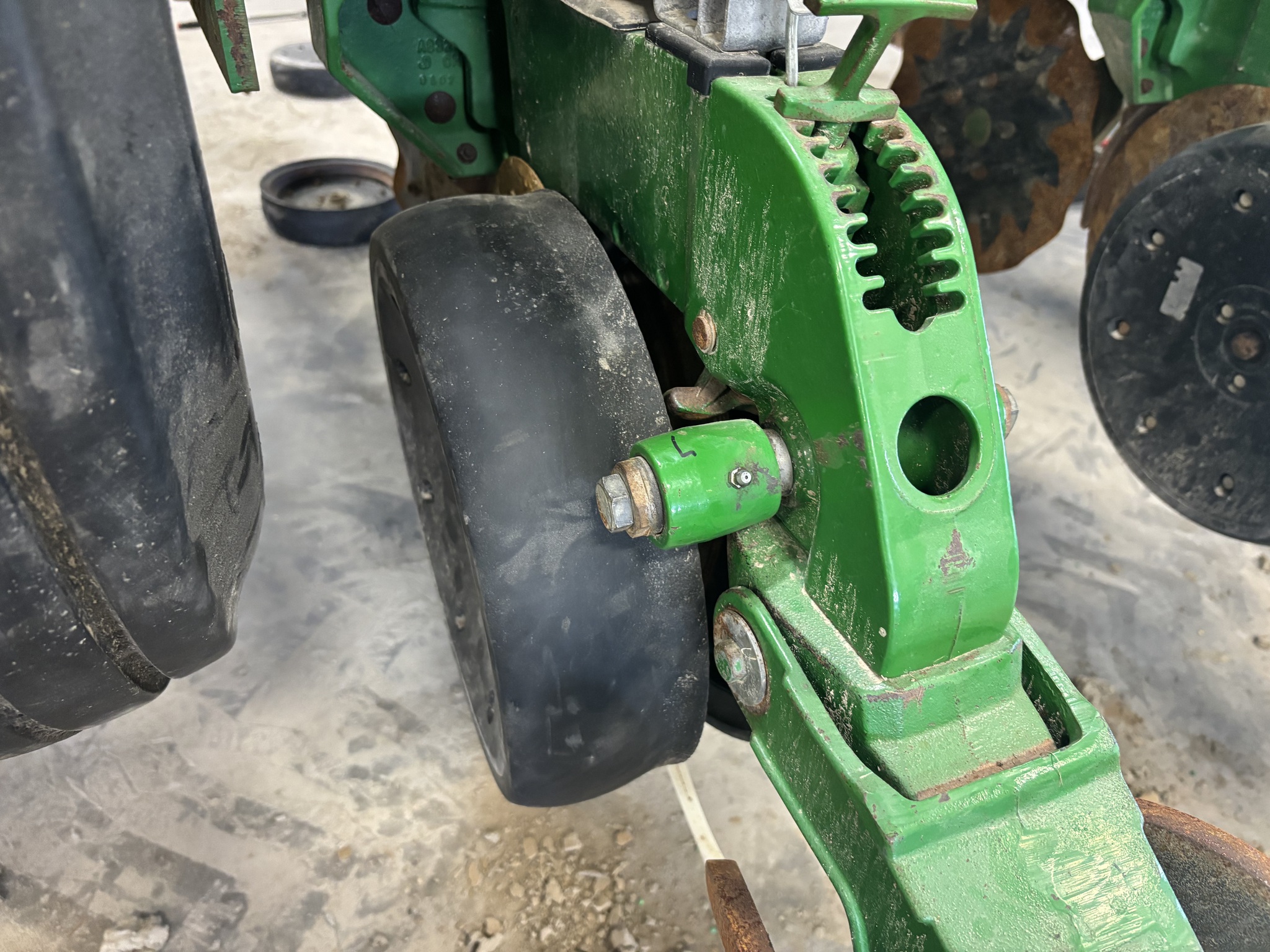 Used 2010 John Deere 1790 Planters: Drawn at Koenig Equipment in Oxford, OH - PhotoXL5