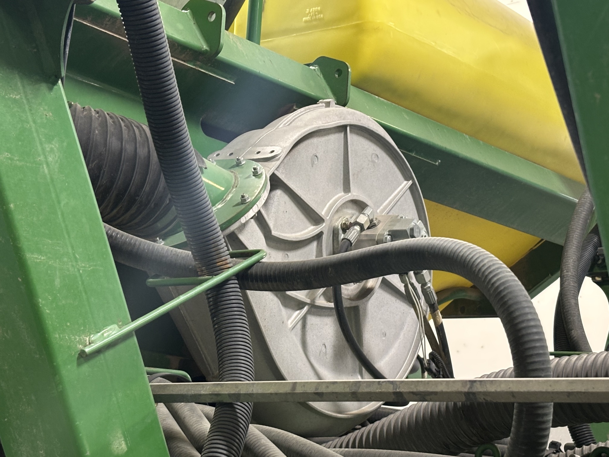 Used 2010 John Deere 1790 Planters: Drawn at Koenig Equipment in Oxford, OH - PhotoXL9
