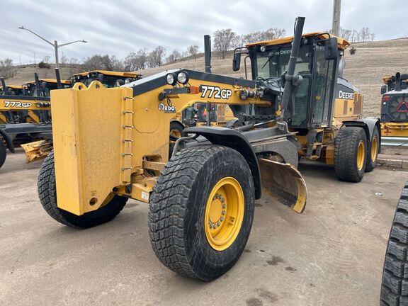 Photo of a 2018 John Deere 772G