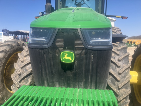 Photo of 2022 John Deere 8R 310