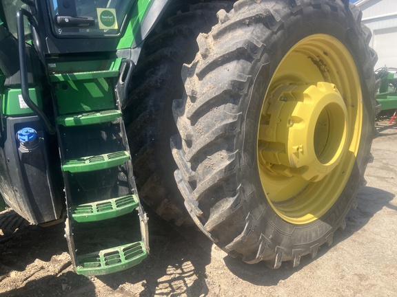 Photo of 2022 John Deere 8R 310