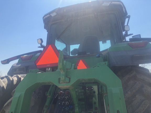 Photo of 2022 John Deere 8R 310