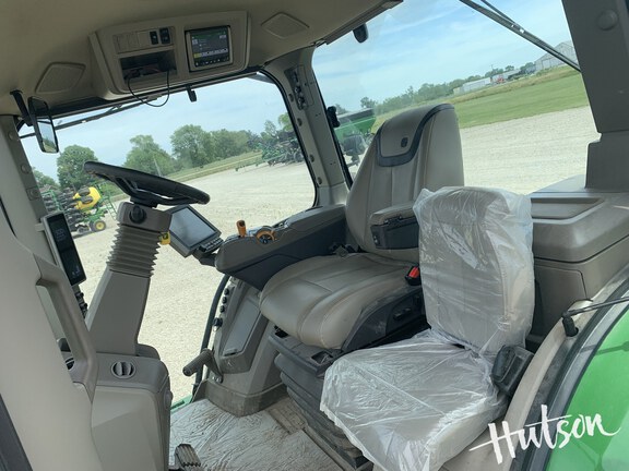 Photo of 2023 John Deere 8R 310