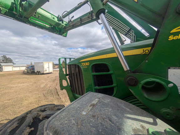 Used 2011 John Deere 7330 Row Crop Tractors at Horizon Ag & Turf in Mayerthorpe, AB - Photo5