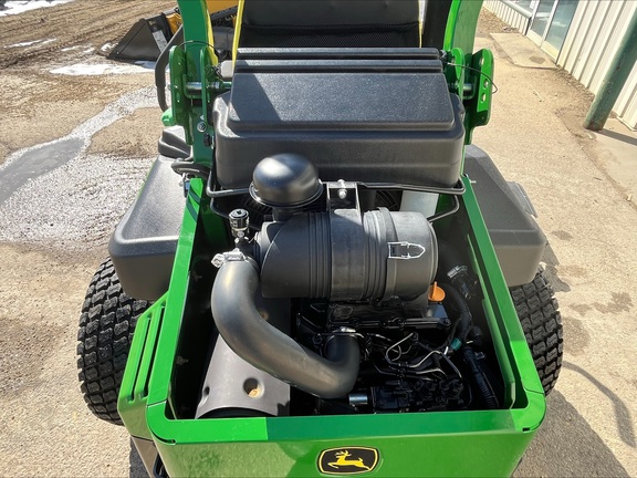 Used 2019 John Deere 1580 Commercial Front Mowers at Horizon Ag & Turf in Edmonton West, AB - Photo5
