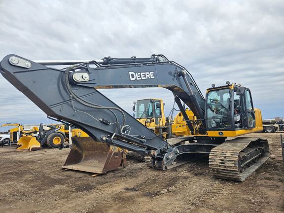 Photo of a 2025 John Deere 300P