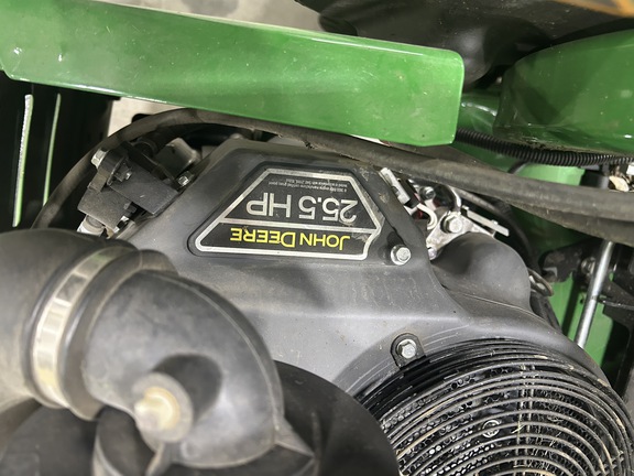2022 John Deere Z930R - Photo9