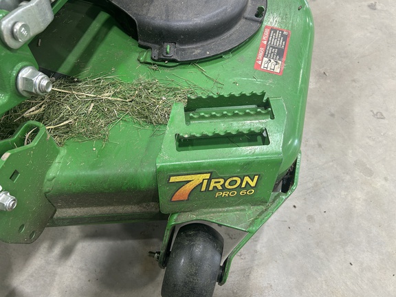 2022 John Deere Z930R - Photo11