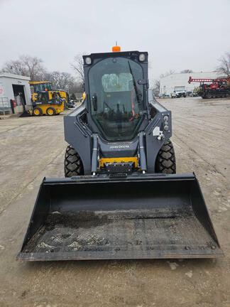 Photo of a 2024 John Deere 324G