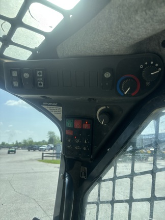 2023 John-Deere 325G