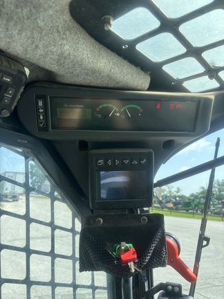2023 John-Deere 325G