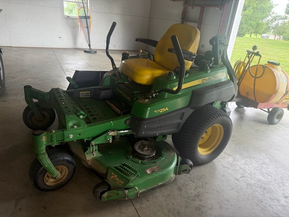 Photo of 2012 John Deere Z925A