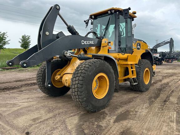Photo of a 2023 John Deere 624P