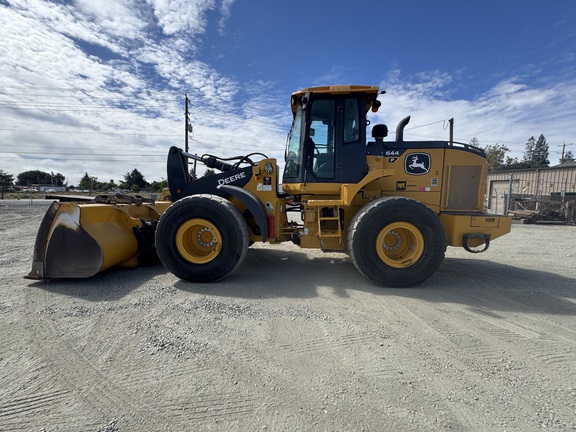 Photo of 2022 John Deere 644 P