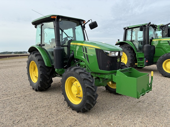 2021 John Deere 5090E - Photo3