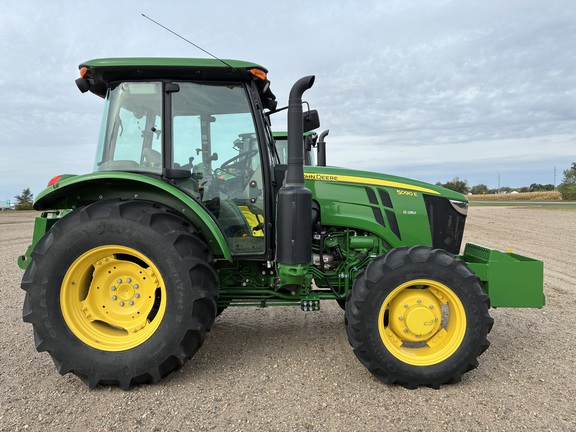 2021 John Deere 5090E - Photo4