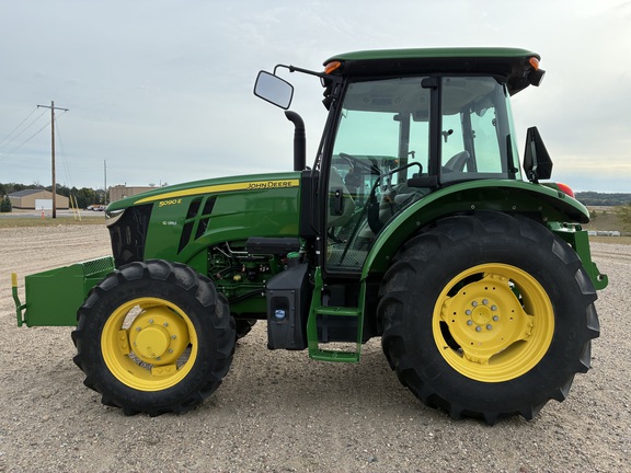 2021 John Deere 5090E - Photo8