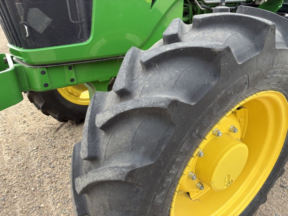 2021 John Deere 5090E - Photo11