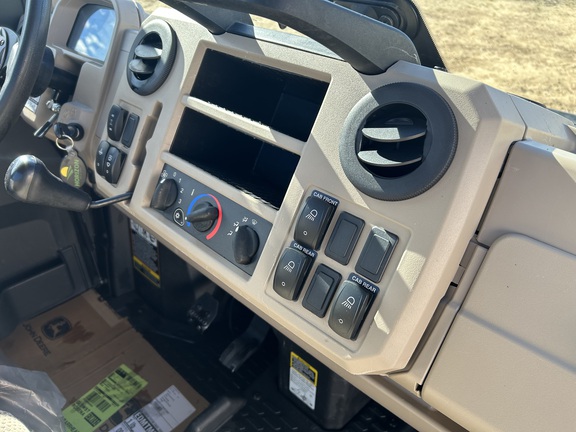 Used 2021 John Deere XUV 835R ATVs & Gators at Horizon Ag & Turf in Barrhead, AB - Photo10