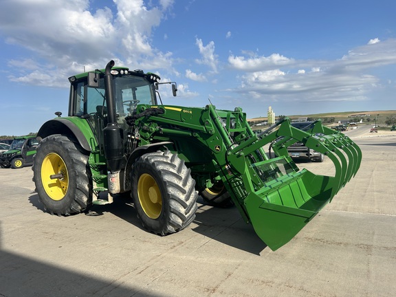2021 John Deere 6195M (3rd thumbnail)