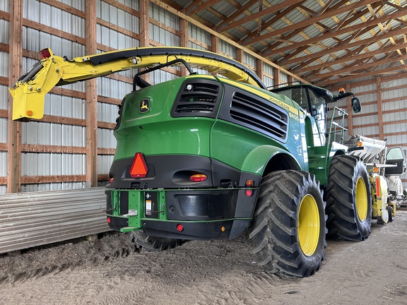Used 2024 John Deere 8400 Self Propelled Forage Harvesters at Horizon Ag & Turf in Barrhead, AB - Photo1