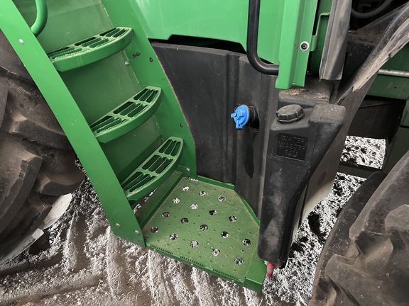 Used 2024 John Deere 8400 Self Propelled Forage Harvesters at Horizon Ag & Turf in Barrhead, AB - Photo25