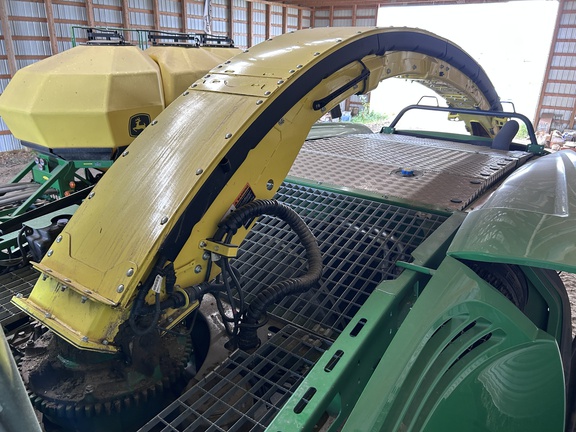 Used 2024 John Deere 8400 Self Propelled Forage Harvesters at Horizon Ag & Turf in Barrhead, AB - Photo27