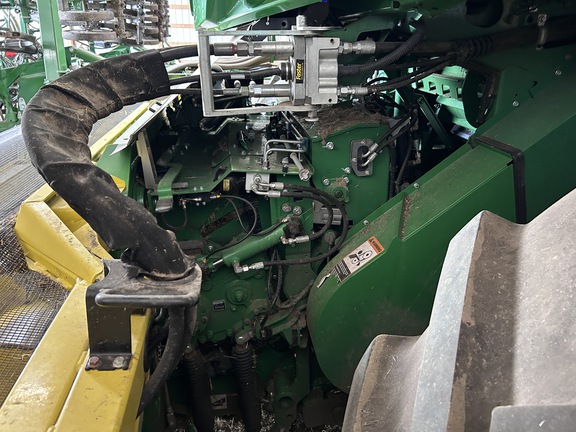 Used 2024 John Deere 8400 Self Propelled Forage Harvesters at Horizon Ag & Turf in Barrhead, AB - Photo36