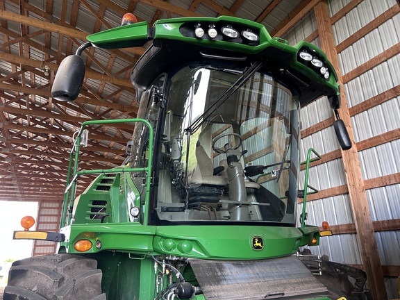 Used 2024 John Deere 8400 Self Propelled Forage Harvesters at Horizon Ag & Turf in Barrhead, AB - Photo2