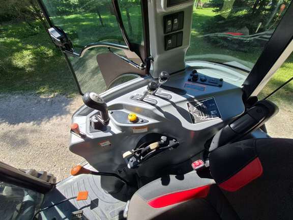 Photo of 2023 Mahindra 6075
