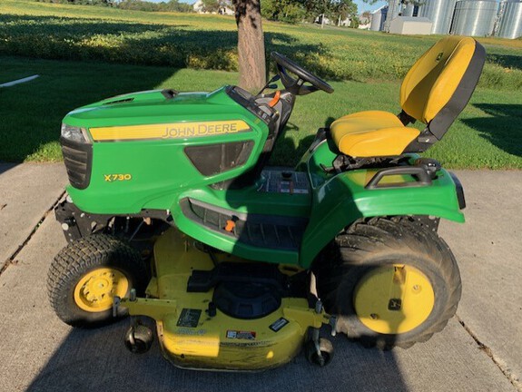 Photo of 2021 John Deere X730